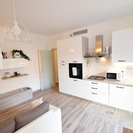 Uptoyou Milan Bagian luar foto