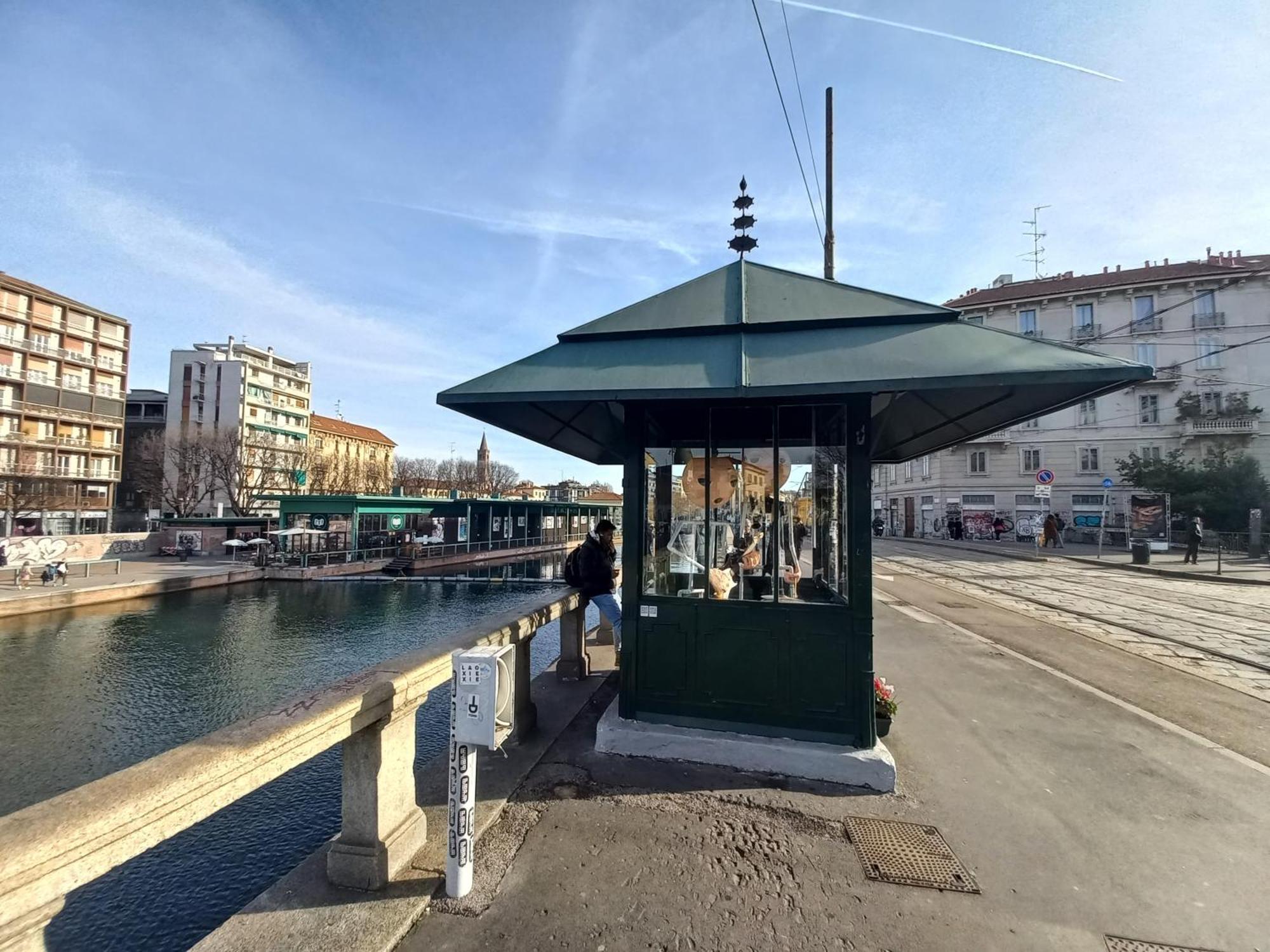 Uptoyou Milan Bagian luar foto