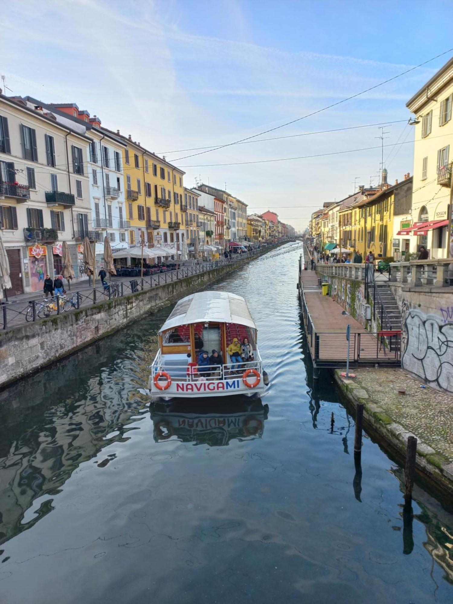 Uptoyou Milan Bagian luar foto