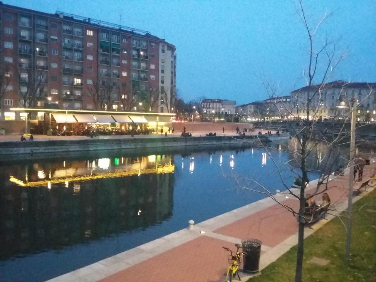 Uptoyou Milan Bagian luar foto