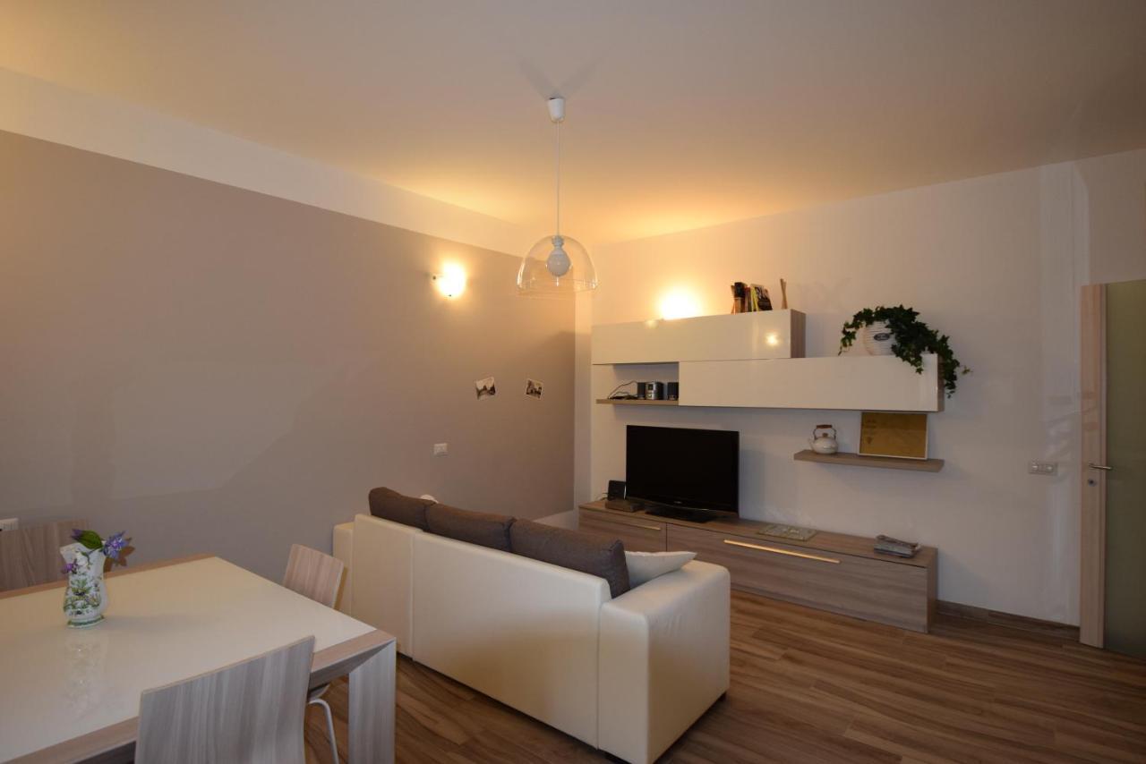 Uptoyou Milan Bagian luar foto